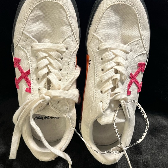 Off-White Low-Top Vulcanized Sneakers - Picture 2 of 10